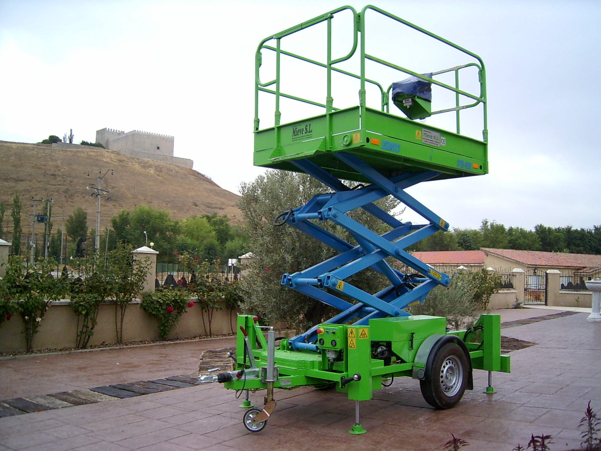 Jeco Hydraulic Scissor Lift in Pakistan